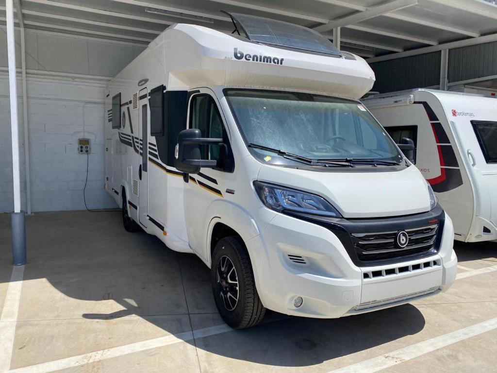 Magnifica Autocaravana Adria Matrix Axess 670Sl Granada Exterior photo